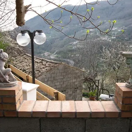 Casale Irina Lago (Calabria)